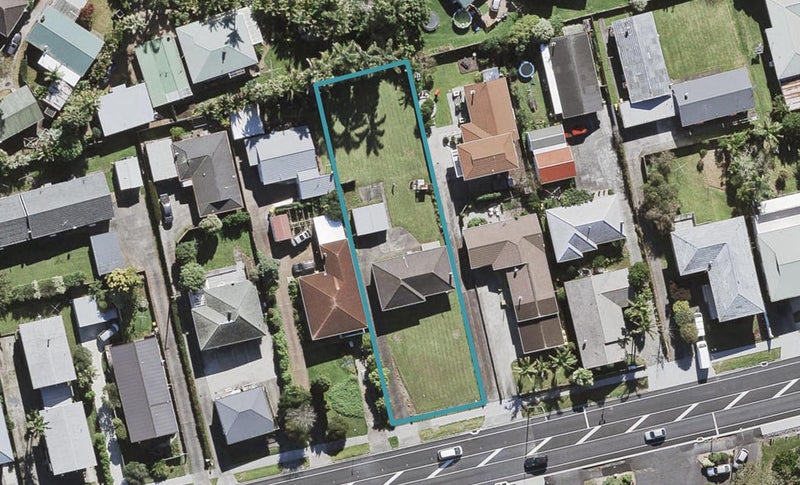 206 Edmonton Road, Te Atatu South, Auckland - Carousel 1