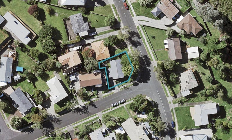 2A La Trobe Street, Pakuranga Heights, Auckland - Carousel 1