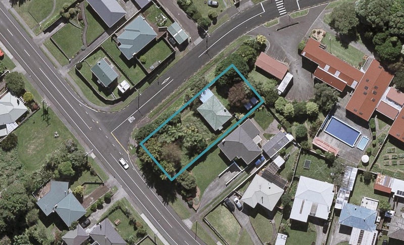 108 Omata Road, Marfell, New Plymouth - Carousel 1