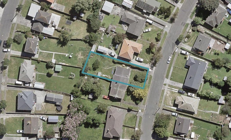 15 Milne Crescent, Taita, Lower Hutt - Carousel 1
