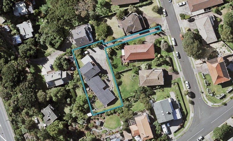 100 Langana Avenue, Browns Bay, Auckland - Carousel 1