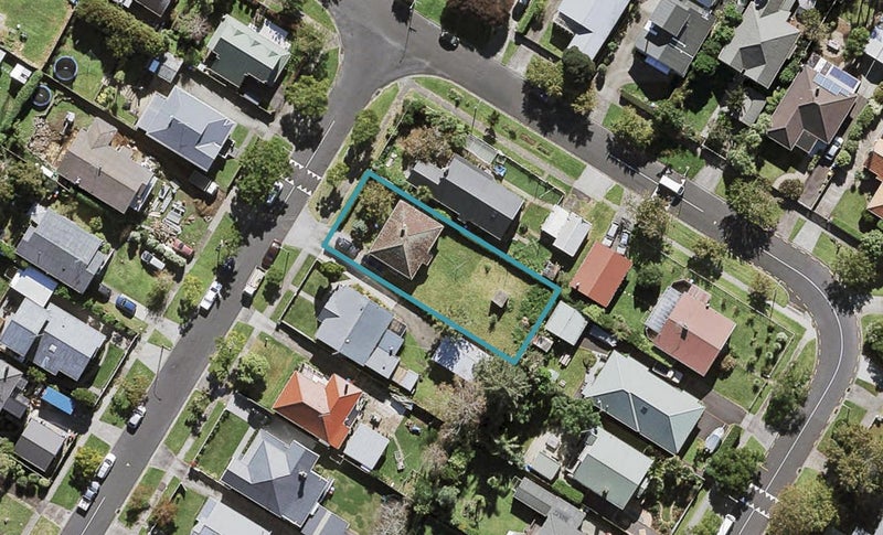 4 Columbia Road, Sandringham, Auckland - Carousel 1