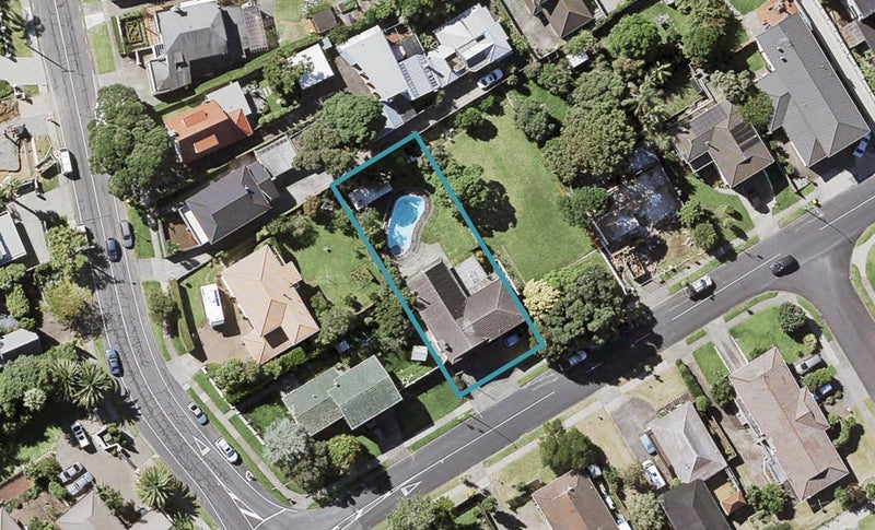 44 Sea Spray Drive, Bucklands Beach, Auckland - Carousel 1