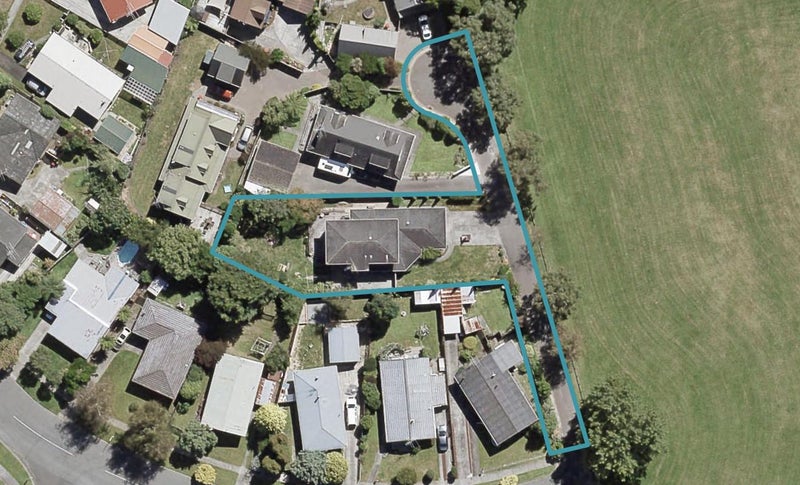15 Baltimore Crescent, Totara Park, Upper Hutt - Carousel 1
