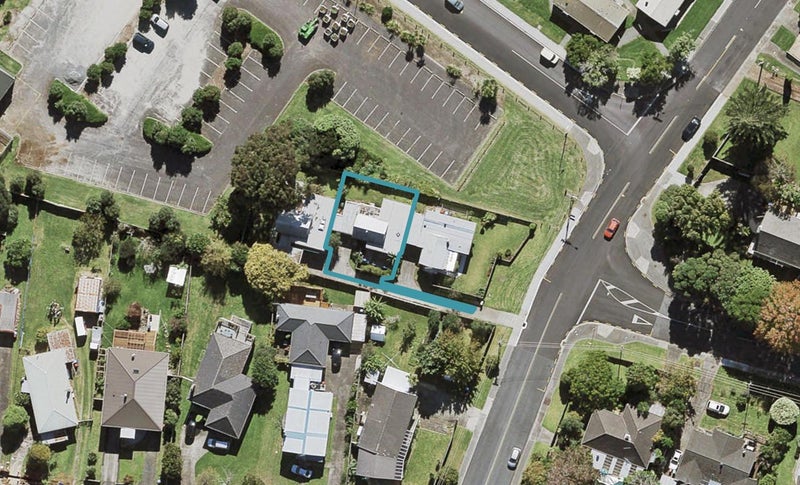 2/93 Stamford Park Road, Mount Roskill, Auckland - Carousel 1