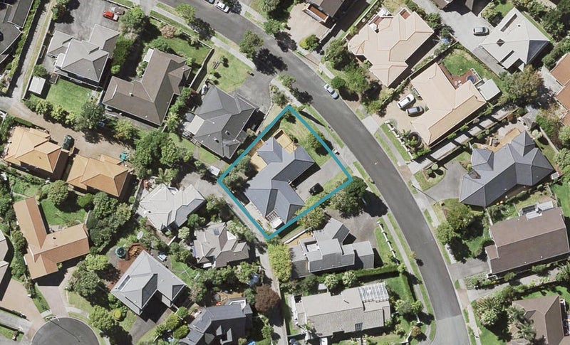 49 Simmental Crescent, Somerville, Manukau - Carousel 1