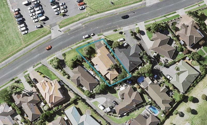 52 Meadowland Drive, Somerville, Auckland - Carousel 1