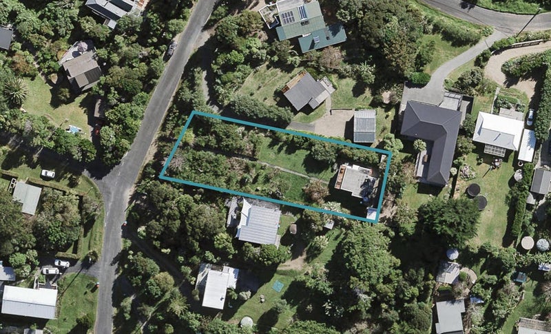 14 Queens Drive, Oneroa, Waiheke Island - Carousel 1
