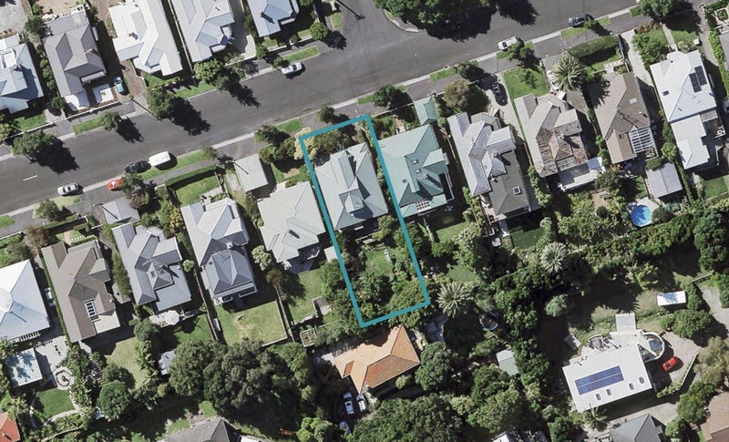 19 Allenby Avenue, Devonport, Auckland - Carousel 1