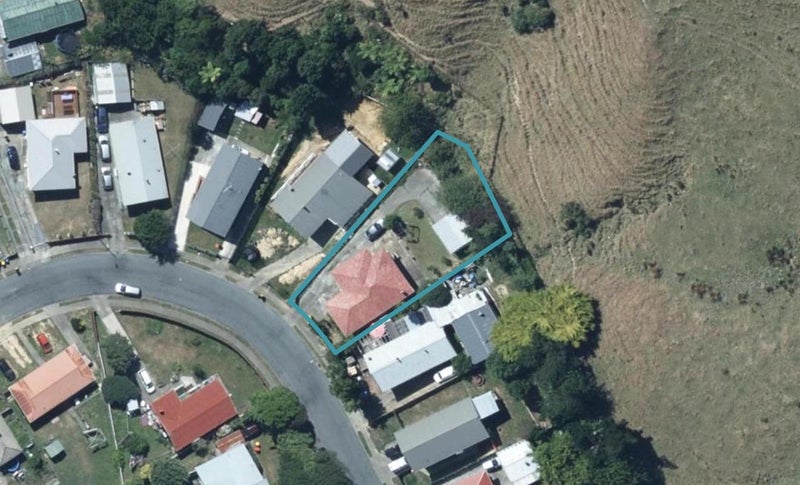 118 Arahura Crescent, Waitangirua, Porirua - Carousel 1
