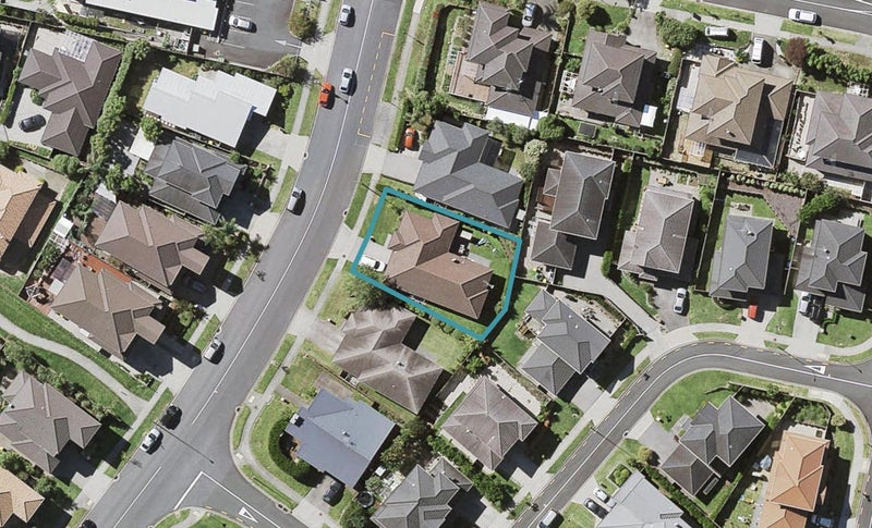 38 Valderama Drive, Flat Bush, Auckland - Carousel 1