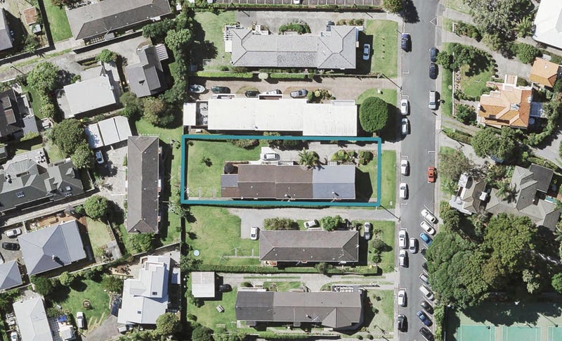 1/9 Dodson Avenue, Milford, Auckland - Carousel 1