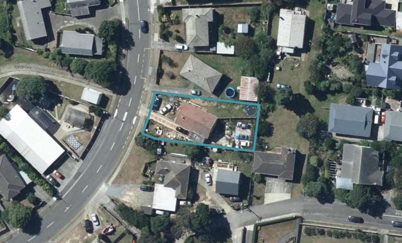 53 Takapuwahia Drive, Takapuwahia, Porirua - Carousel 1