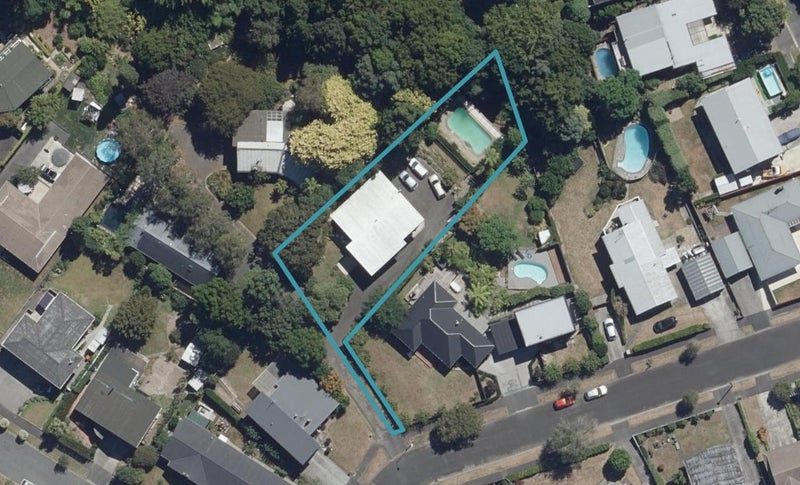 9 Clements Crescent, Queenwood, Hamilton - Carousel 1