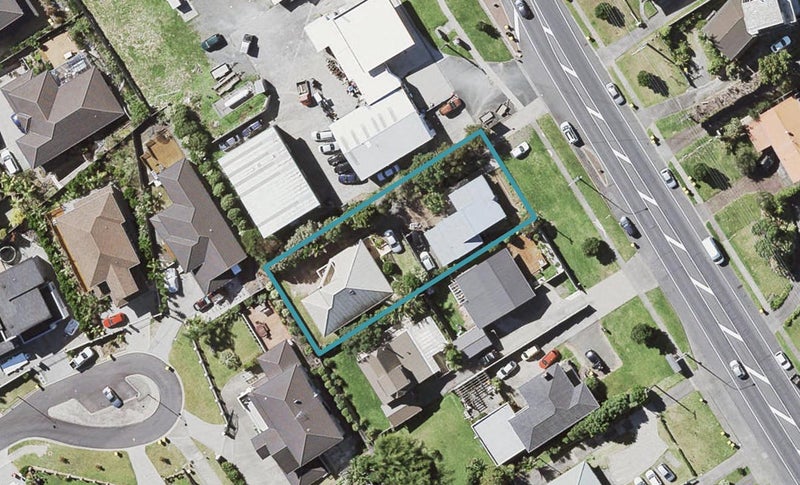 2/644 East Coast Road, Pinehill, Auckland - Carousel 1