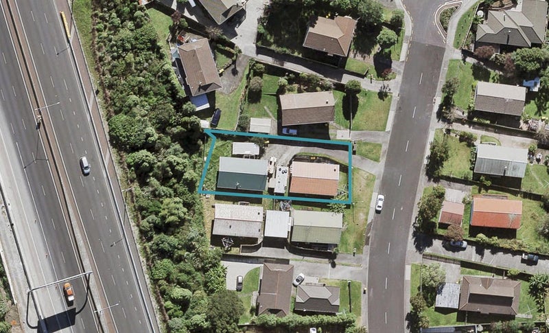 46 Holmes Drive South, Massey, Auckland - Carousel 1