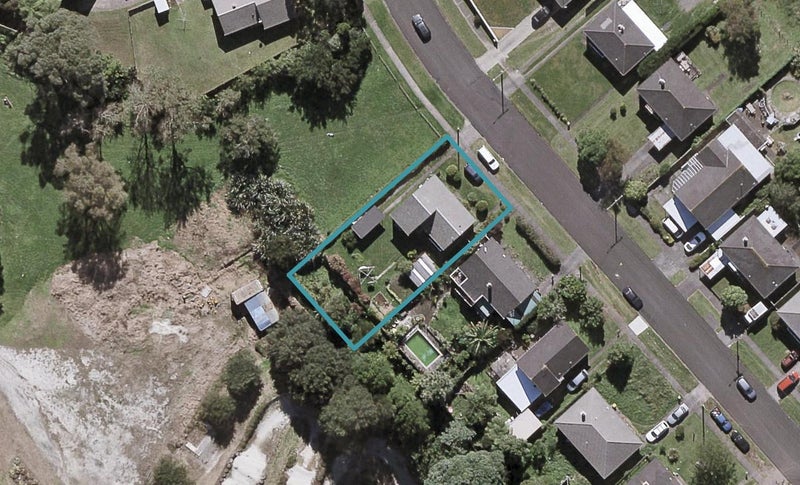 85 Cook Street, Marfell, New Plymouth - Carousel 1