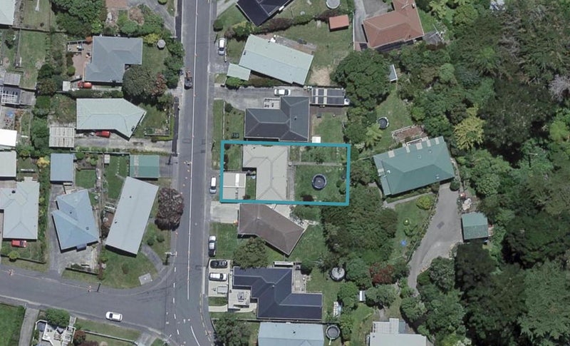 12 Beazley Avenue, Paparangi, Wellington - Carousel 1