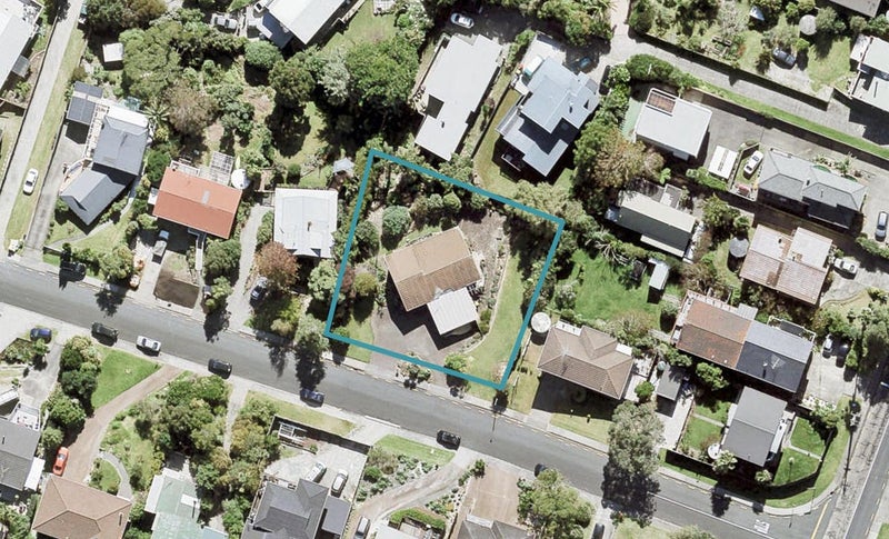 4 Delshaw Avenue, Stanmore Bay, Whangaparaoa - Carousel 1