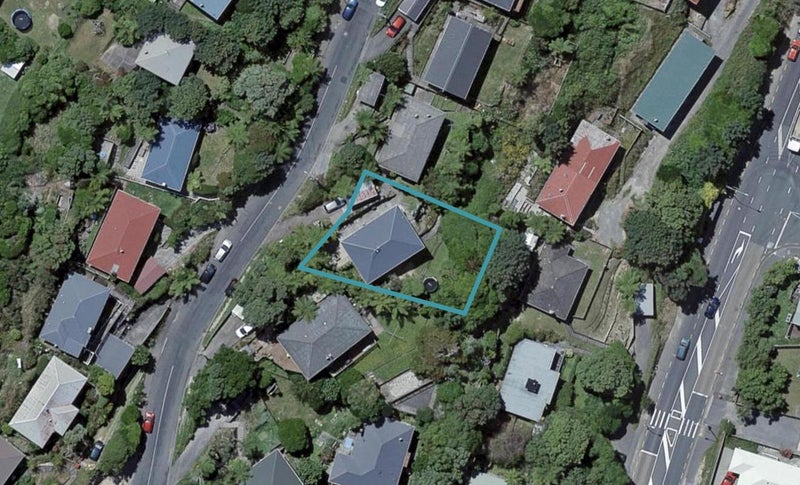 143 Ruskin Road, Newlands, Wellington - Carousel 1