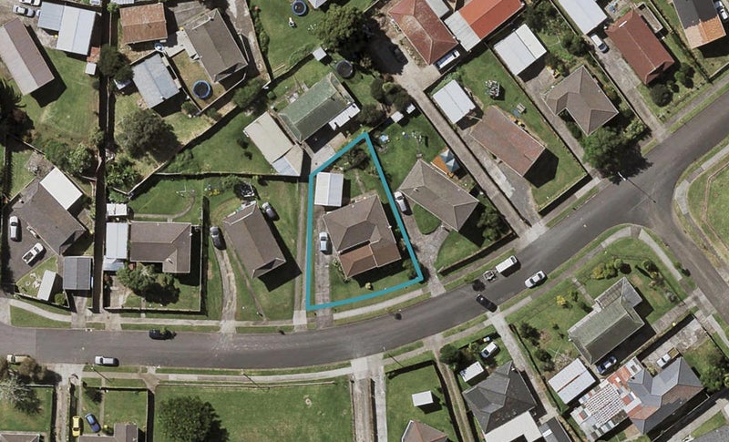 15 Flinders Place, Otara, Auckland - Carousel 1