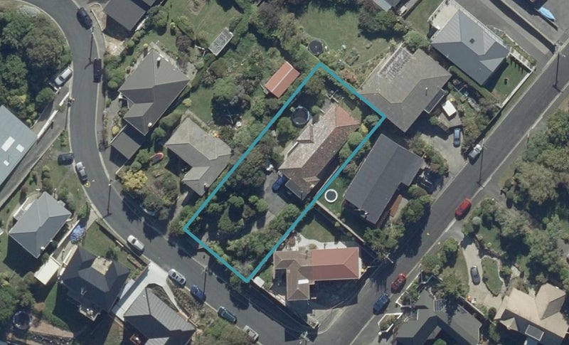 9 Gala Street, Waverley, Dunedin - Carousel 1