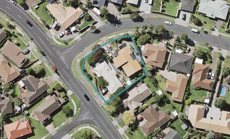 2/35 Golfland Drive, Golflands, Auckland - Carousel 1