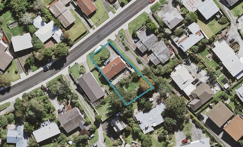 33 Shanaway Rise, Hillcrest, Auckland - Carousel 1