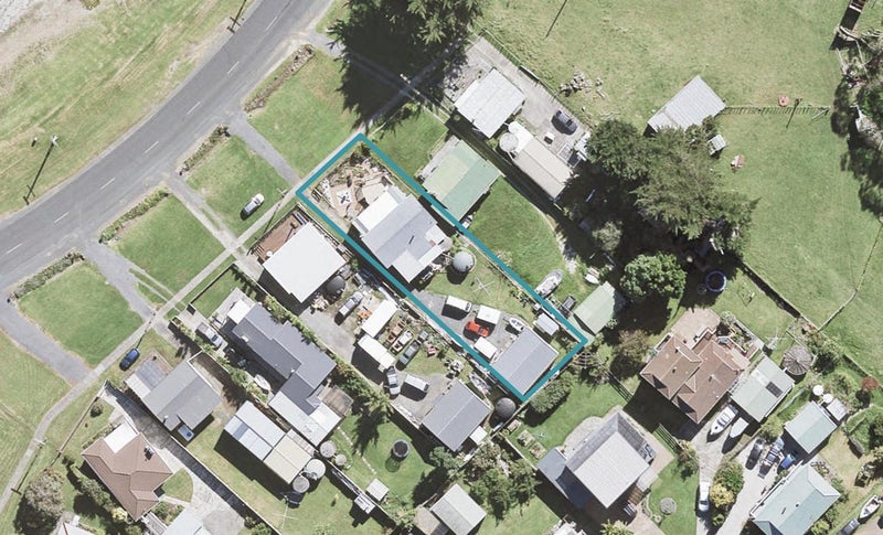 12 Kawakawa Bay Coast Road, Papakura - Carousel 1