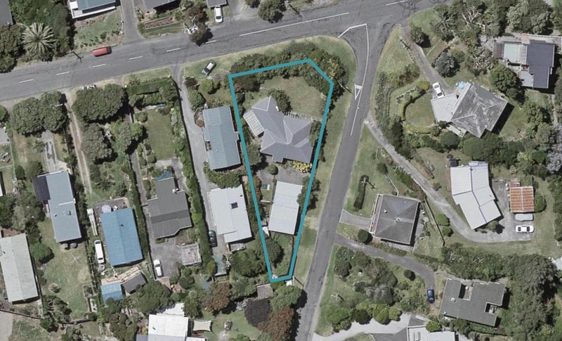 2 Mckenzie Avenue, Raumati South, Paraparaumu - Carousel 1