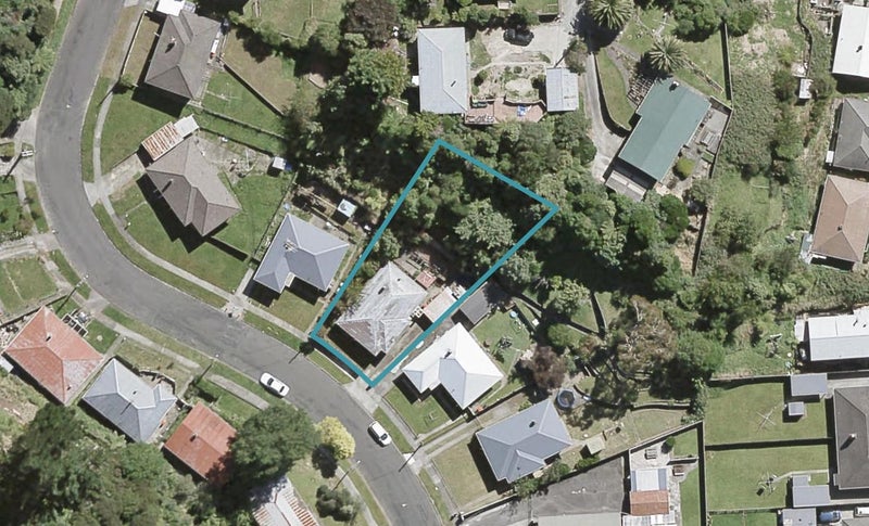 42 Bird Grove, Stokes Valley, Lower Hutt - Carousel 1