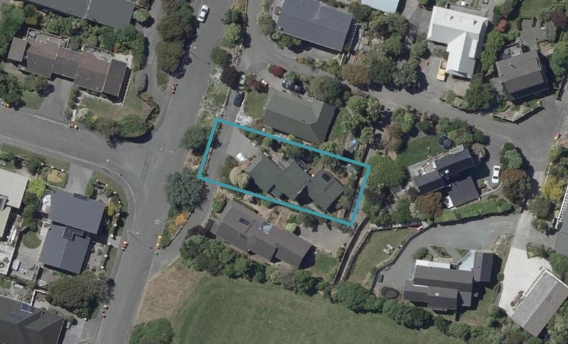 216 Cannon Hill Crescent, Mount Pleasant, Christchurch - Carousel 1