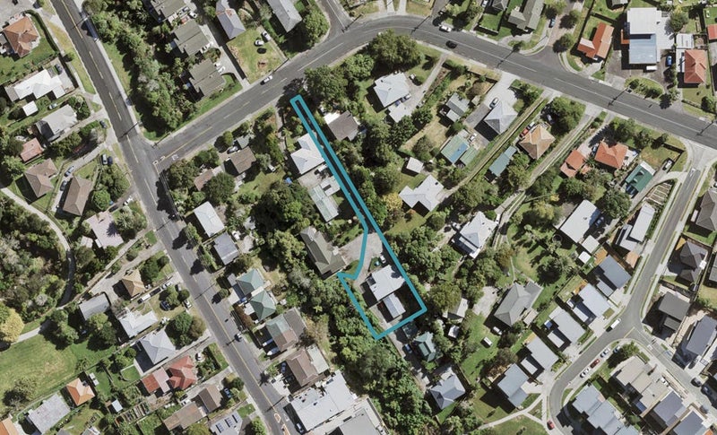 5 Awaroa Road, Sunnyvale, Auckland - Carousel 1
