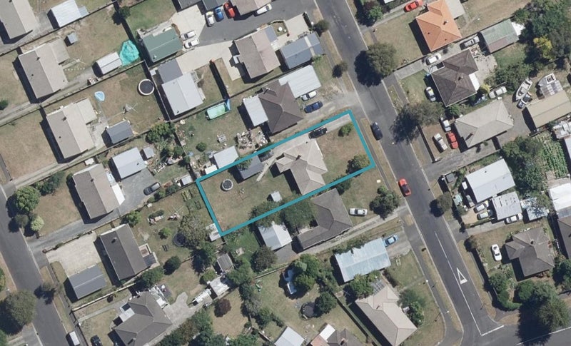 64 Paul Crescent, Fairfield, Hamilton - Carousel 1