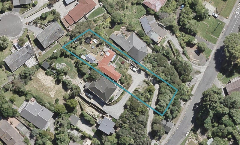 12 Wyndham Road, Pinehaven, Upper Hutt - Carousel 1