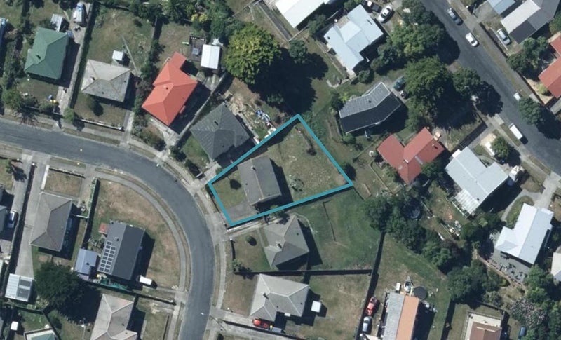 10 Caduceus Place, Ascot Park, Porirua - Carousel 1
