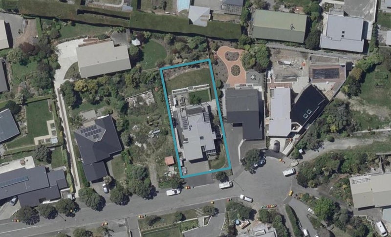 9 Hilltop Lane, Mount Pleasant, Christchurch - Carousel 1