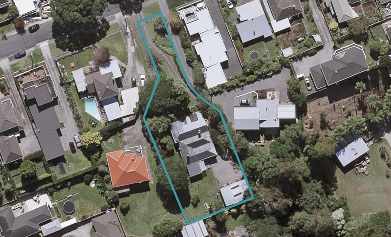 15 Lismore Street, Strandon, New Plymouth - Carousel 1