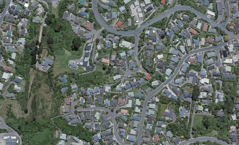 16 Paparangi Crescent, Paparangi, Wellington - Carousel 1