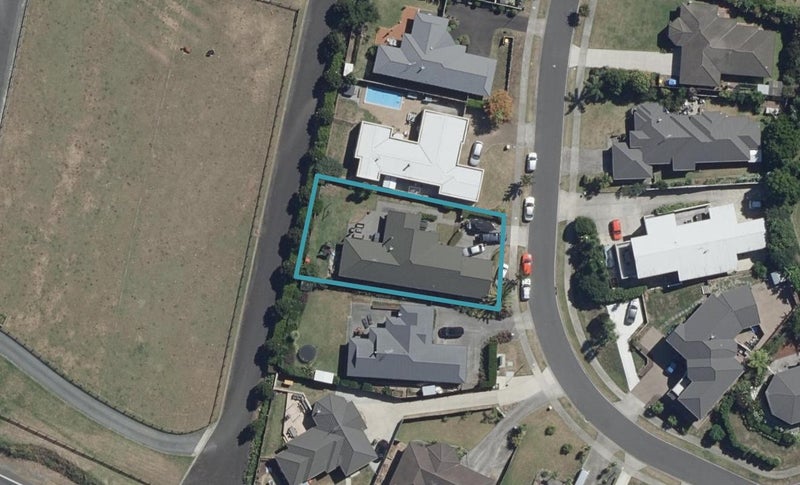 12 Palm Grove Drive, Western Heights, Hamilton - Carousel 1