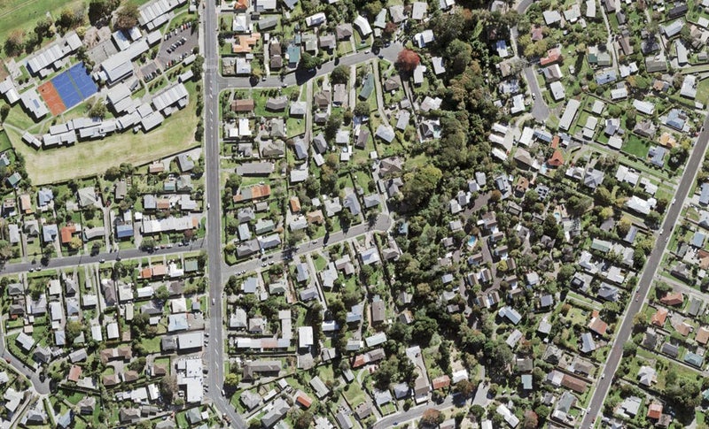 10 Utting Street, Birkdale, Auckland - Carousel 1