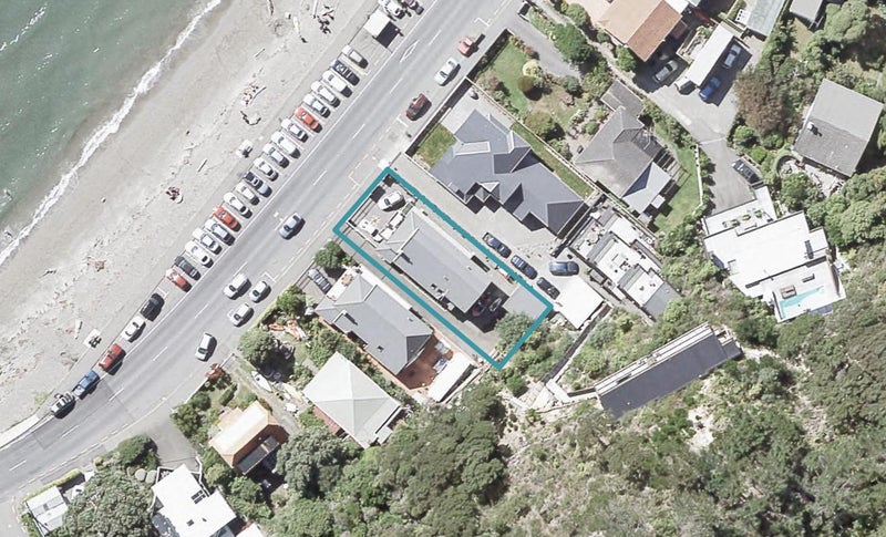 617 Marine Drive, Days Bay, Lower Hutt - Carousel 1