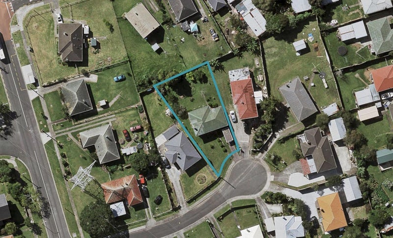 8 Grundy Place, Otara, Auckland - Carousel 1
