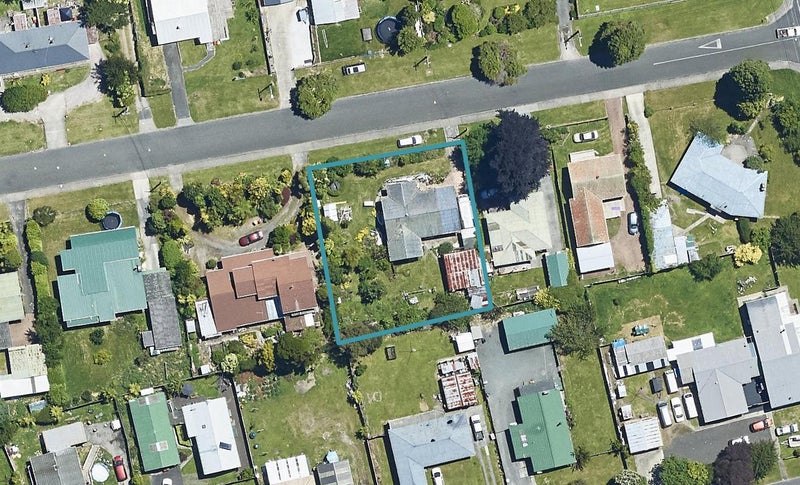 4 Bellvue Road, Kawaha Point, Rotorua - Carousel 1