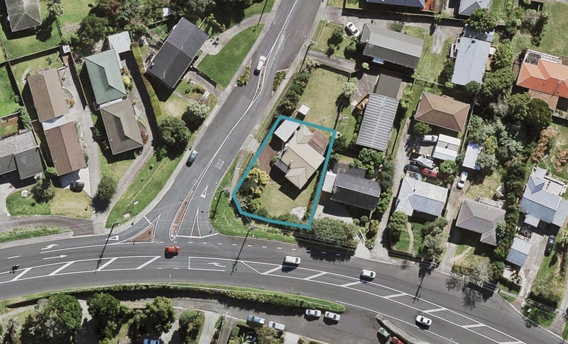 1 Ellice Road, Totara Vale, Auckland - Carousel 1