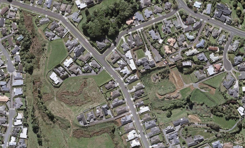 37 Ainslee Street, Highlands Park, New Plymouth - Carousel 1