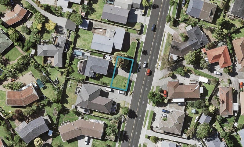 16A Glenmore Road, Sunnyhills, Auckland - Carousel 1