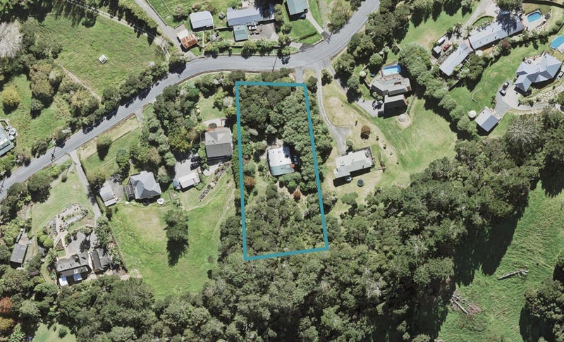 15 Attwood Road, Paremoremo, Auckland - Carousel 1
