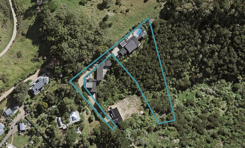 312D Sea View Road, Ostend, Waiheke Island - Carousel 1