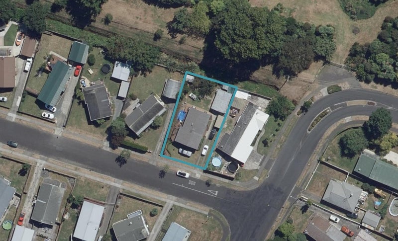 4 Karen Crescent, Dinsdale, Hamilton - Carousel 1
